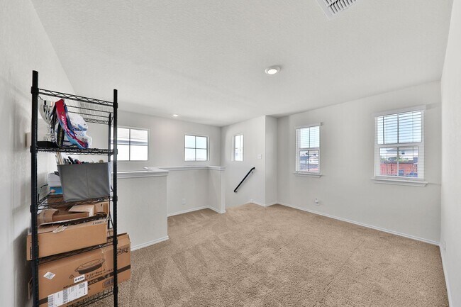 Building Photo - Lovely Home Available for Lease!