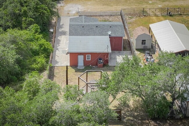 Building Photo - 1131 S 8th St