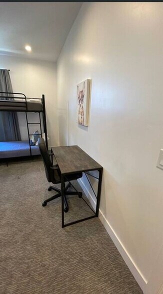 Building Photo - 2597 S 700 E