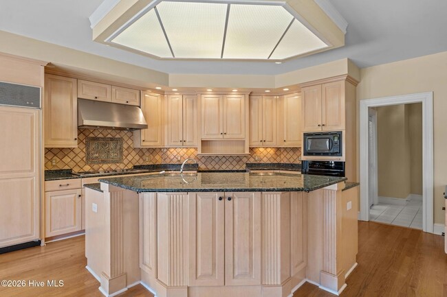 Building Photo - 50 Oak Meadow Rd