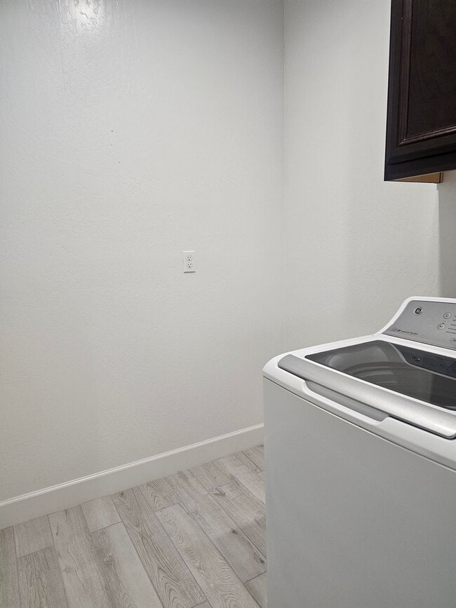 Building Photo - Beautiful Home in Gated Community