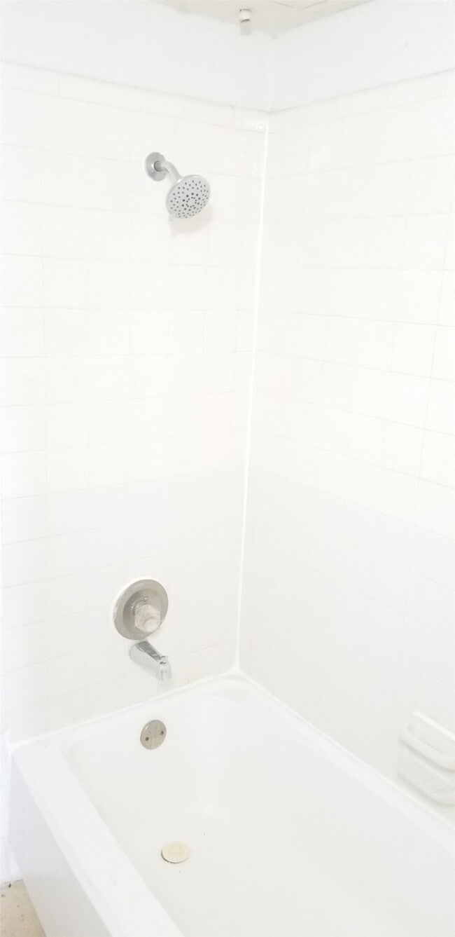 Building Photo - 3015 Walnut Bend Ln