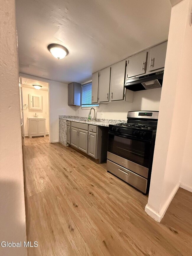 Building Photo - 1126 Broadway