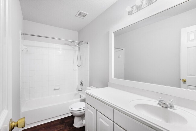 Building Photo - 15410 Fir Woods Ln