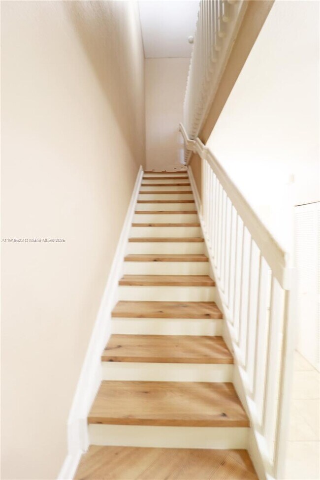 Building Photo - 230 SE 29th Ave