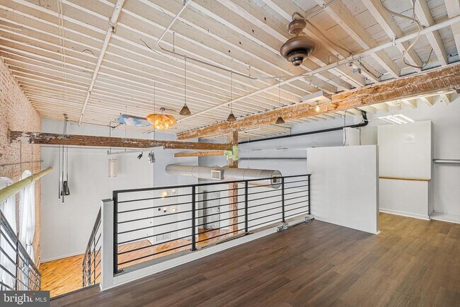 Building Photo - 428 N 13th St