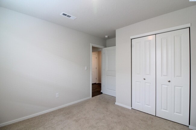 Building Photo - 4 Bed/2 Bath Home in West Pasco