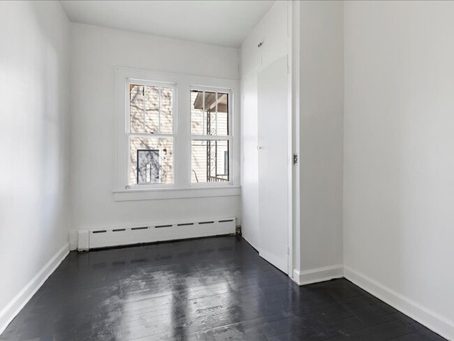 Building Photo - 519 Davis Street Unit A