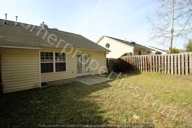 Building Photo - Lovely patio home in the heart of Lexington