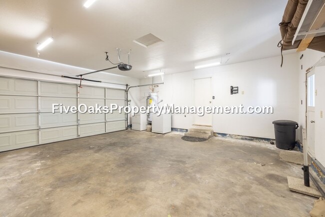 Building Photo - 102 Grenoble Way