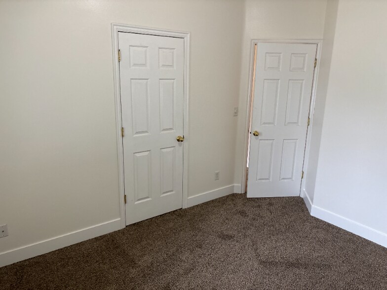 Building Photo - 457 S 1810 W