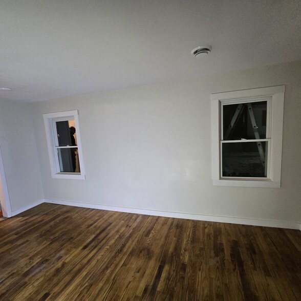 Bedroom - 5009 Hopkins Rd