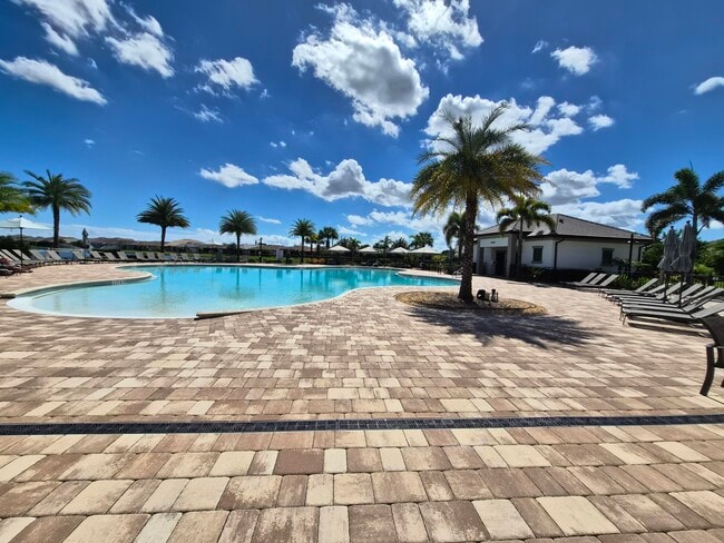 Building Photo - 8295 Vaulting Dr