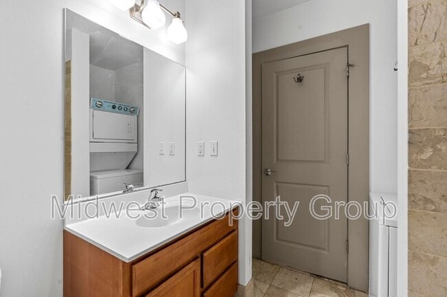 Building Photo - 4244 Chouteau Ave