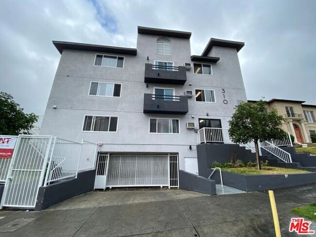 Building Photo - 310 S Kenmore Ave