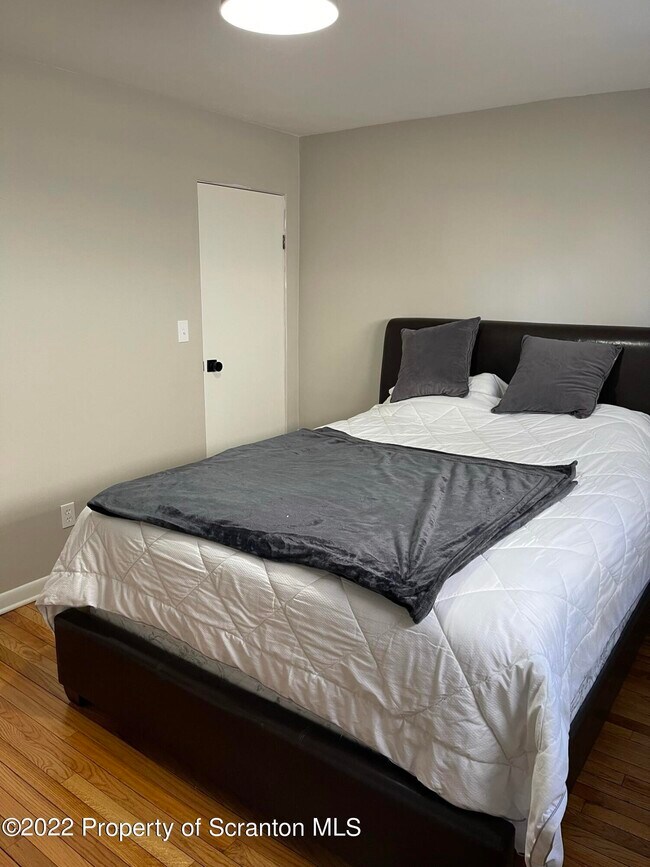 Building Photo - 303 E Drinker St