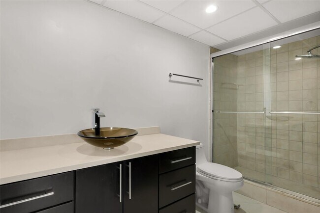 Building Photo - 2715 N Ocean Blvd