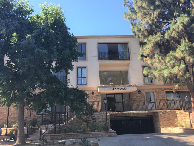 Building Photo - 15344 Weddington St