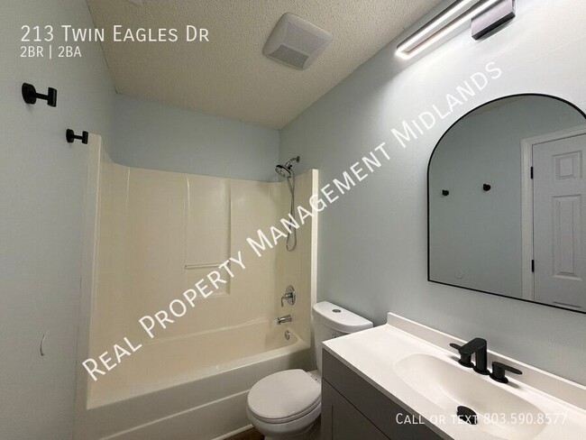Building Photo - 213 Twin Eagles Dr