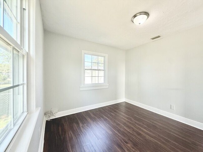 Building Photo - 5506 Staley Dr