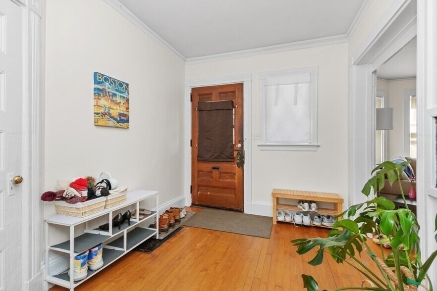 Building Photo - 21 Bentley St
