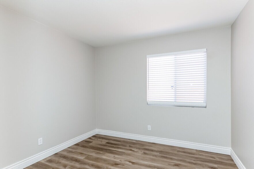 Building Photo - 941 Adobe Flat Dr