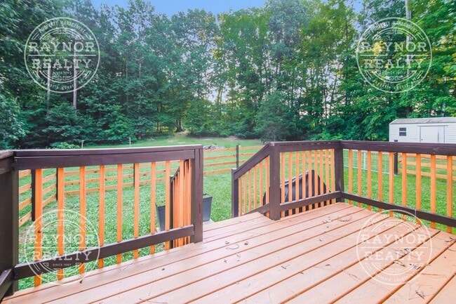 Building Photo - 210 Deer Run Dr