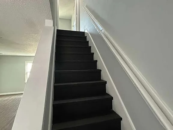 Building Photo - 306 Cedar St