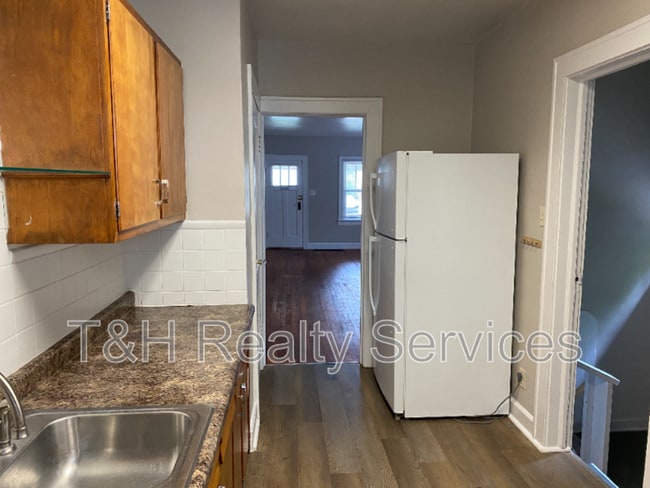 Building Photo - 6158 Winthrop Ave