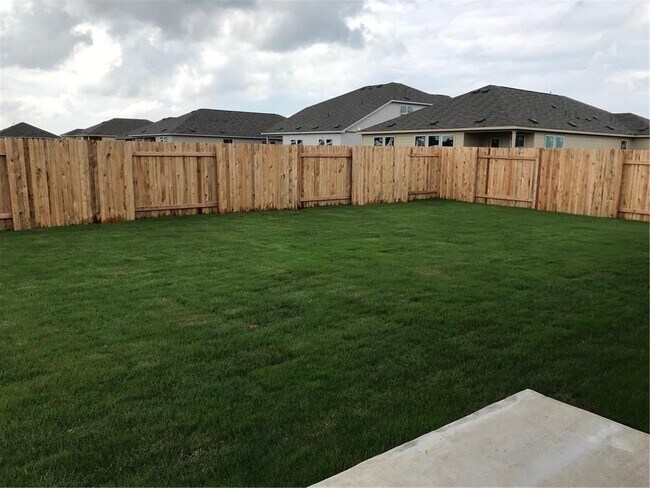 Building Photo - 107 Ozark Dr