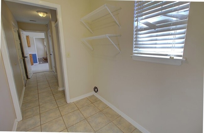 Building Photo - 809 Barrington Dr