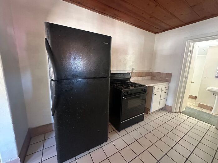 Building Photo - 1425 N 85th Pl