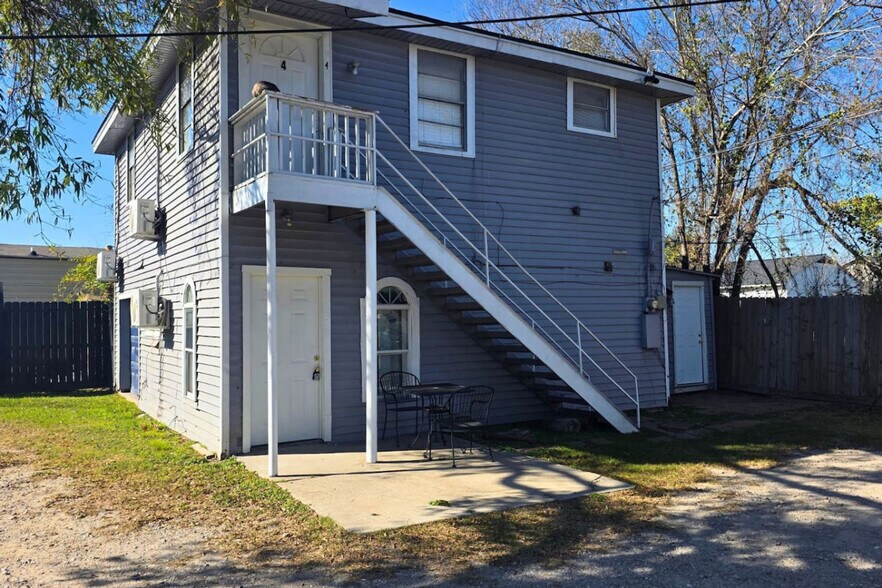 Building Photo - 13433 Topeka St