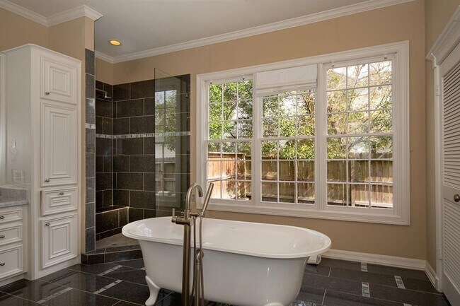 Building Photo - 83 S Longspur Dr