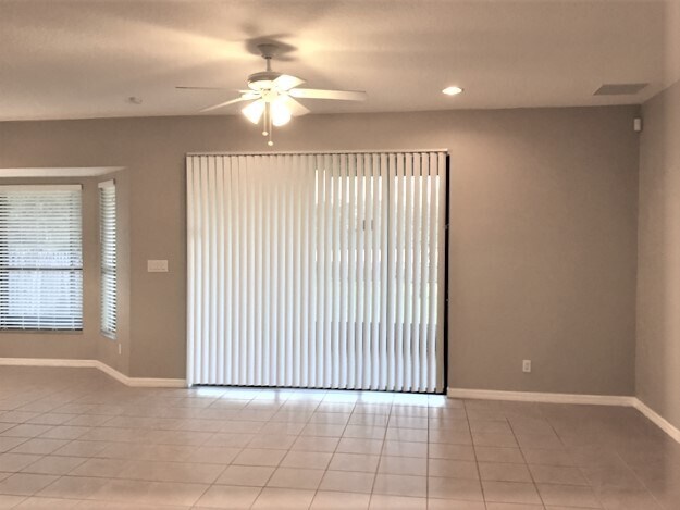 Building Photo - 1545 Amaryllis Cir