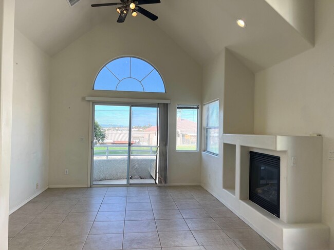 Building Photo - 420 Acoma Blvd S