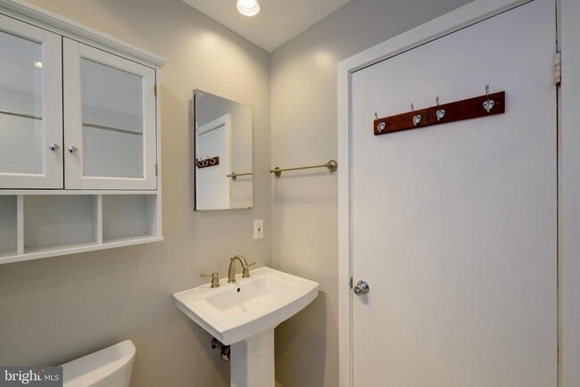 Building Photo - 1771 Swann St NW