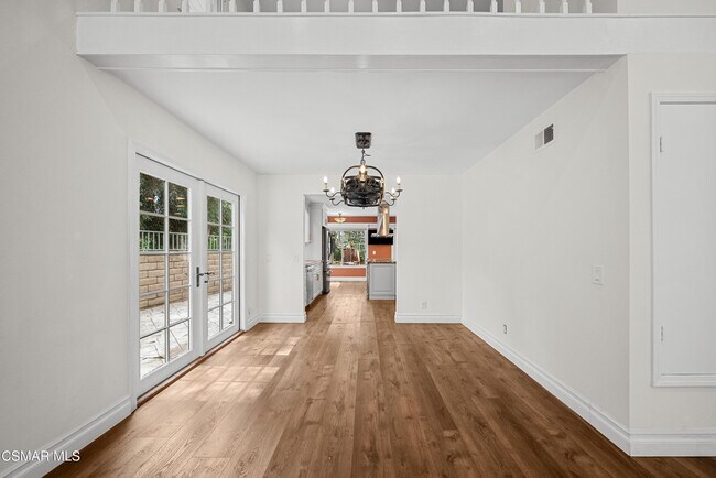 Building Photo - 561 Walter Ave