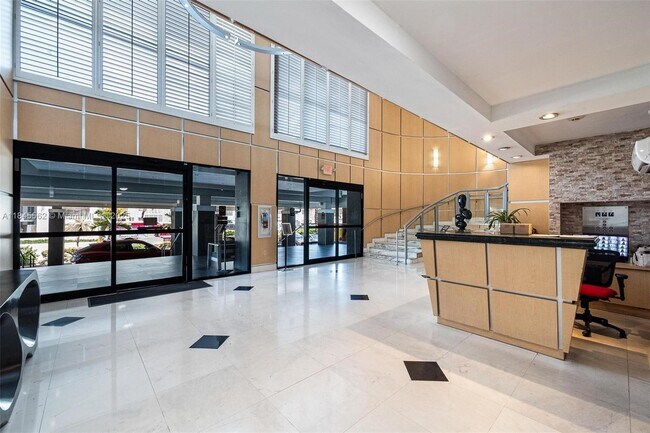 Building Photo - 6770 Indian Creek Dr