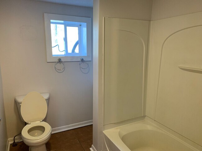 Building Photo - 2819 Clinton Rd