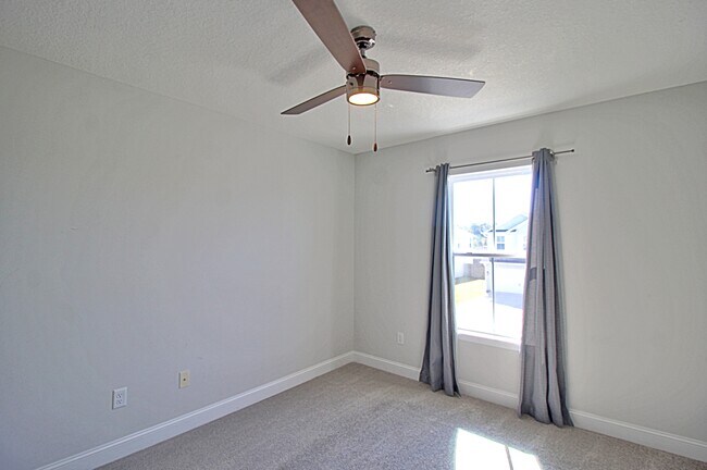 Building Photo - 106 Centennial Ct