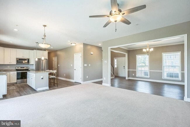Building Photo - 14 Candleberry Dr