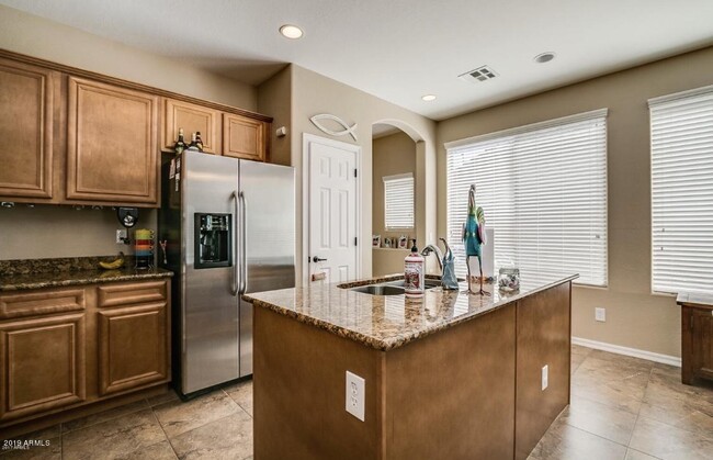 Building Photo - 14543 W Port Royale Ln
