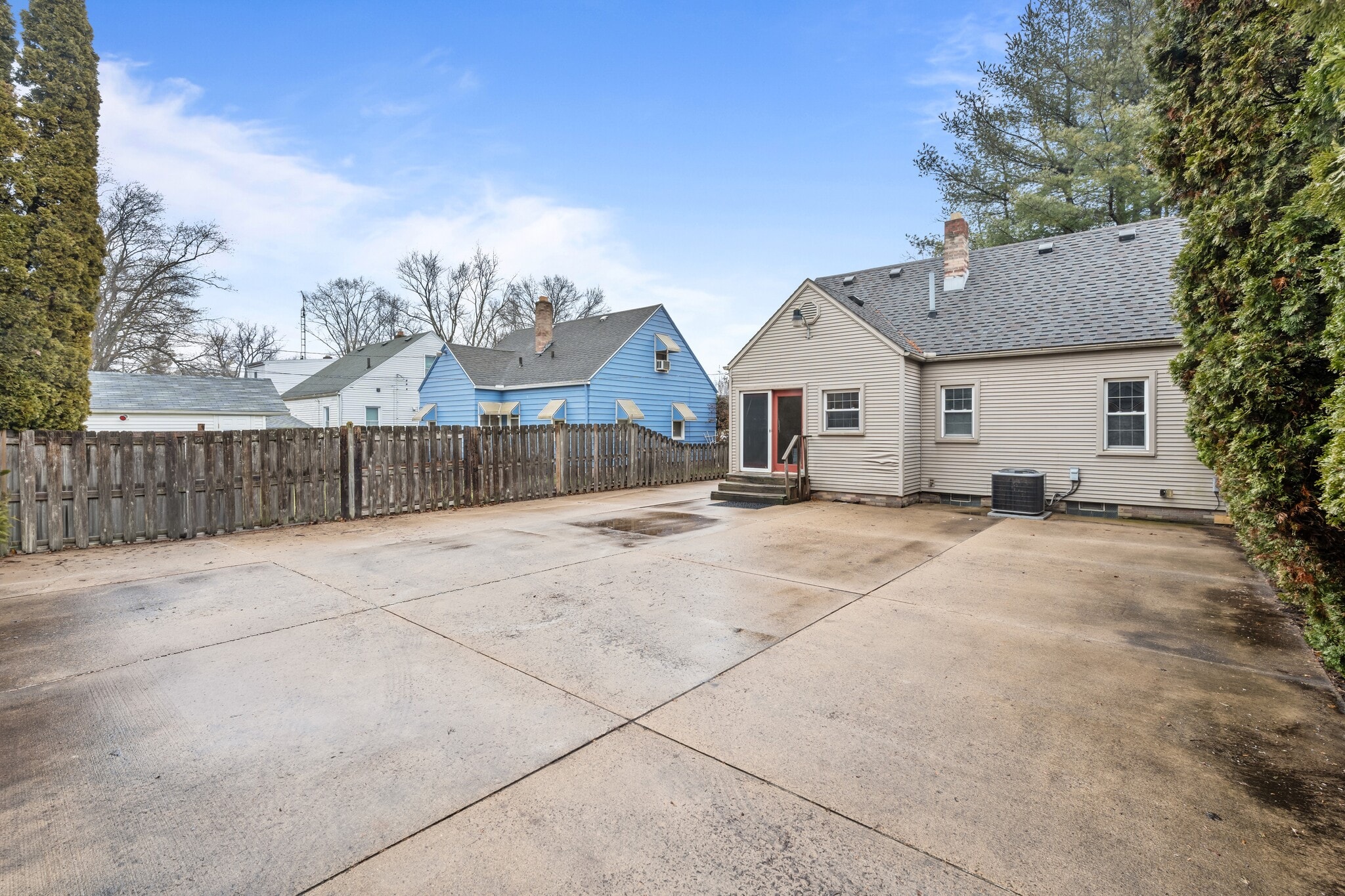 Building Photo - 511 Continental Blvd