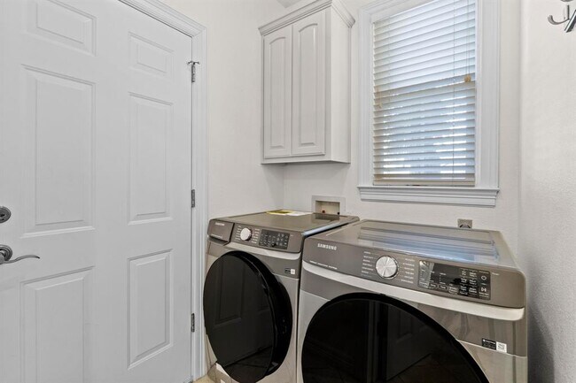 Building Photo - 3203 Tom Green St