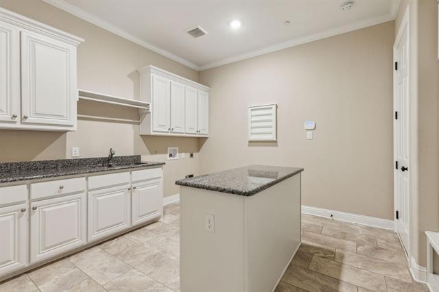 Building Photo - 7009 Bach