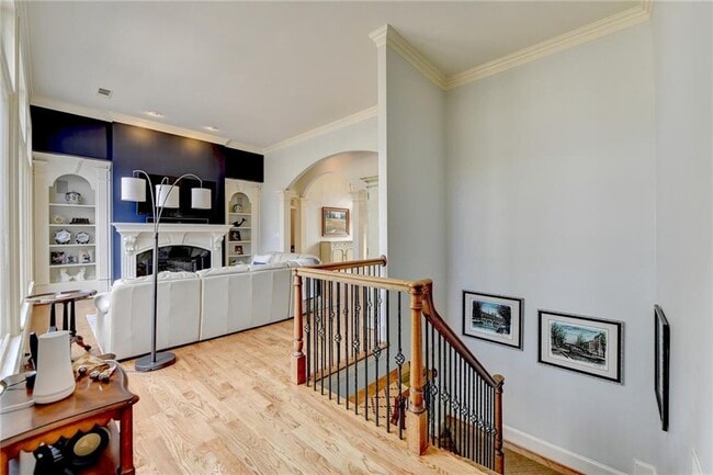 Building Photo - 6745 Laurel Oak Dr