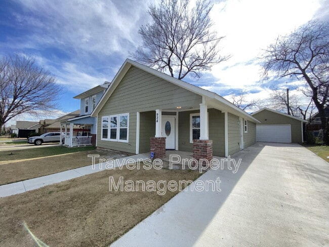 Building Photo - 924 E Annie St