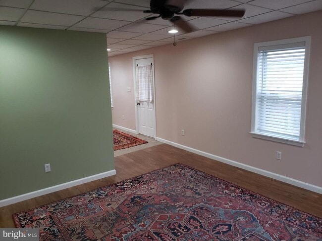 Building Photo - 417 S Washington St