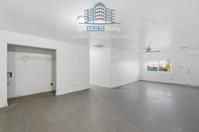 Building Photo - 1331 E Pueblo Ave